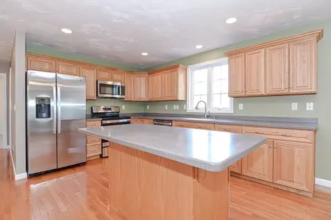 8 Roberts Rd, Dudley, MA 01571 photo 9