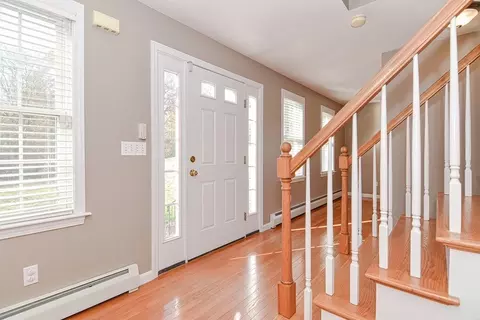 8 Roberts Rd, Dudley, MA 01571 photo 4