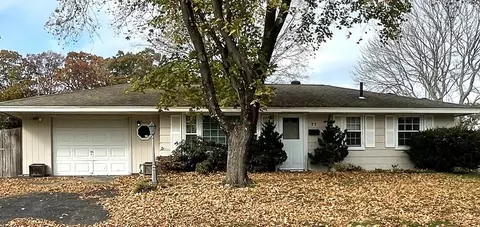 71 Sheila Dr, Bellingham, MA 02019