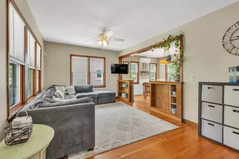 77 Somerset St, Springfield, MA 01108 photo 8
