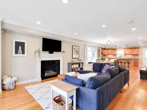 52 Winthrop St #1, Waltham, MA 02453