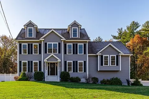 68 Elm St, North Reading, MA 01864