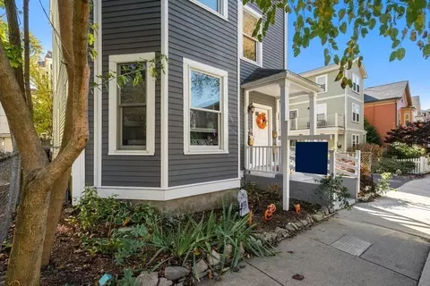 18 Custer St #1, Jamaica Plain, MA 02130