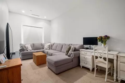655 E 2nd St #105, Boston, MA 02127 photo 9