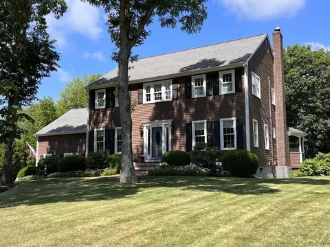 40 Landau Rd, Plainville, MA 02762