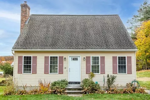 39 Bishop Rd, Fitchburg, MA 01420