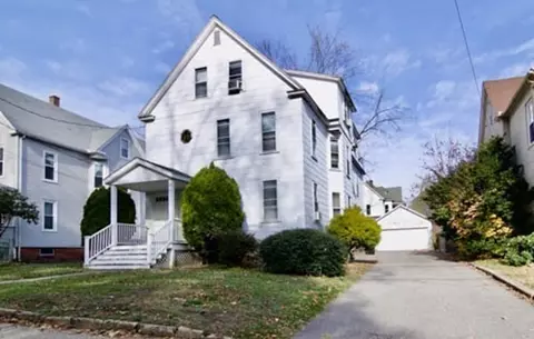 85-87 Hitchcock St, Holyoke, MA 01040