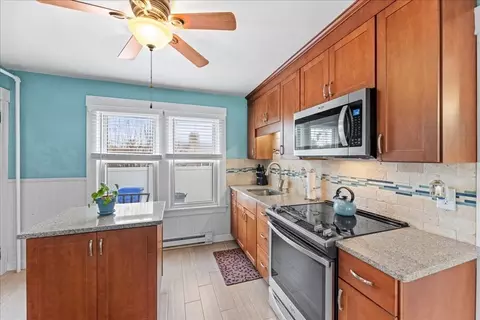 11 Mary St, Springfield, MA 01118 photo 9