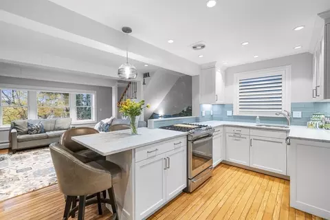 6 Colonial Ct, Marblehead, MA 01945 photo 13