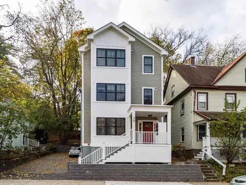 26 Arlington St, Boston, MA 02135