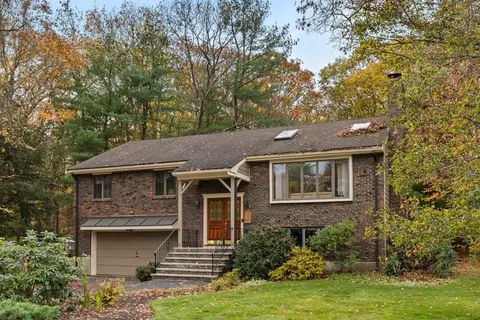 12 Juniper Dr, Saugus, MA 01906 photo 2