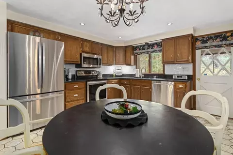 12 Juniper Dr, Saugus, MA 01906 photo 7