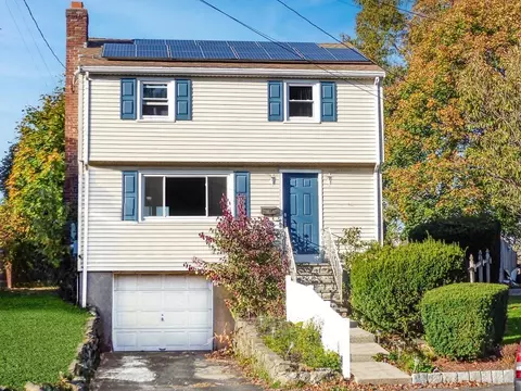 18 Thompson Ln, Lynn, MA 01904