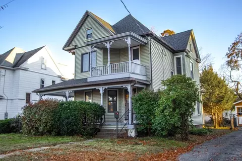 22 Laurel St, Holyoke, MA 01040