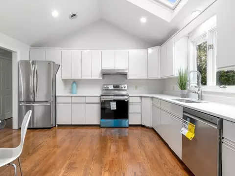 100 Mary Chilton Rd, Needham, MA 02492 photo 5