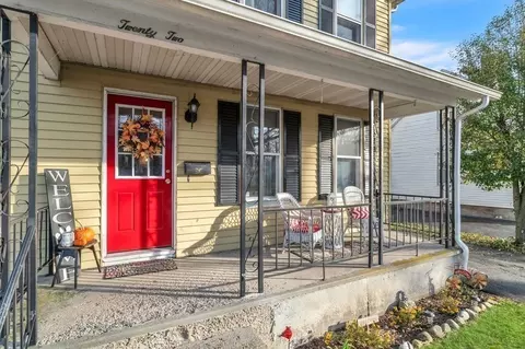 22 School St, Easthampton, MA 01027 photo 5