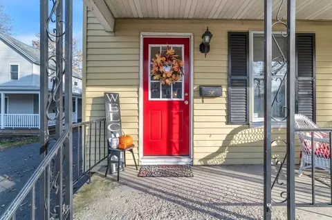22 School St, Easthampton, MA 01027 photo 7
