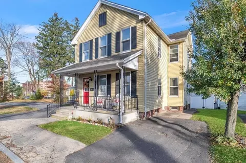 22 School St, Easthampton, MA 01027