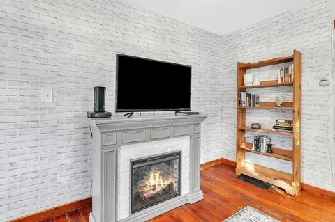 22 School St, Easthampton, MA 01027 photo 12