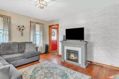 22 School St, Easthampton, MA 01027 photo 10