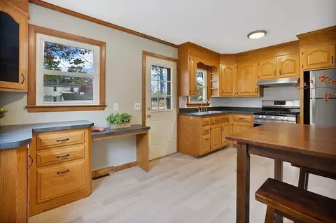 154 Sunrise Ter, Springfield, MA 01119 photo 6