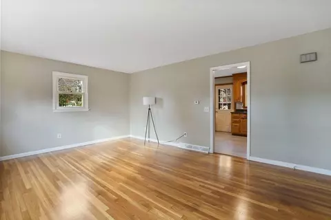 154 Sunrise Ter, Springfield, MA 01119 photo 11
