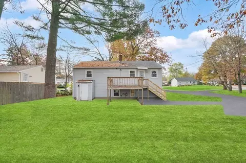 154 Sunrise Ter, Springfield, MA 01119 photo 2