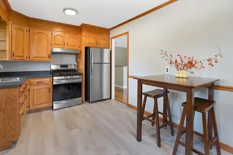 154 Sunrise Ter, Springfield, MA 01119 photo 3
