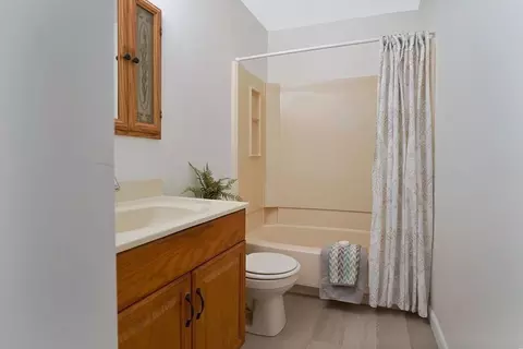 154 Sunrise Ter, Springfield, MA 01119 photo 15