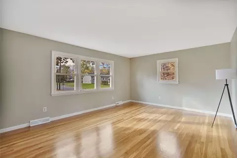 154 Sunrise Ter, Springfield, MA 01119 photo 13