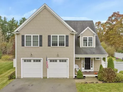 16 Three Rivers Dr, Kingston, MA 02364