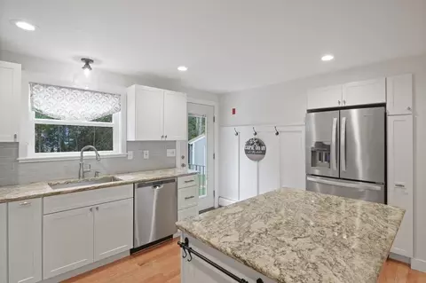 29 Stuart Rd, Rochester, MA 02770 photo 12