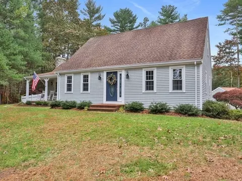 29 Stuart Rd, Rochester, MA 02770