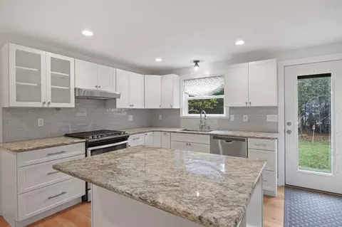 29 Stuart Rd, Rochester, MA 02770 photo 10