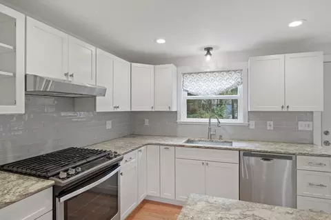 29 Stuart Rd, Rochester, MA 02770 photo 11