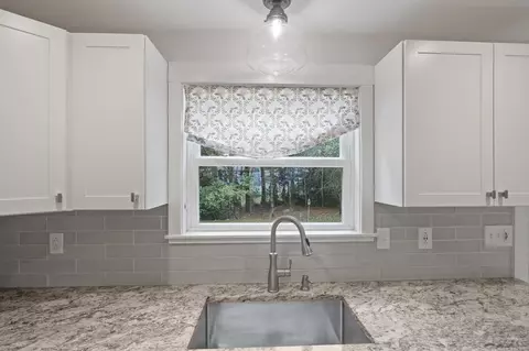 29 Stuart Rd, Rochester, MA 02770 photo 13
