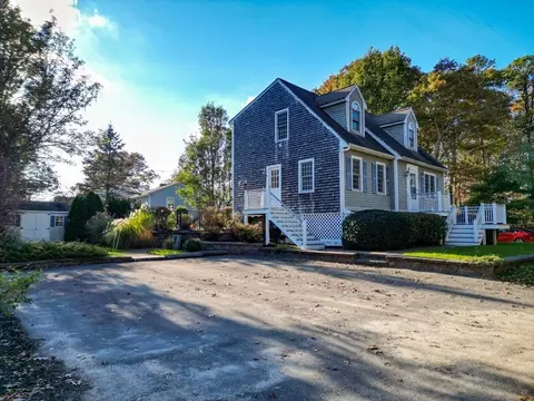 19 Briarwood Dr, Wareham, MA 02571 photo 2