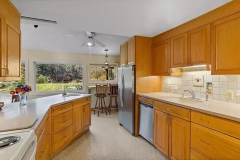 115 S Meadow Rd, Lancaster, MA 01523 photo 17