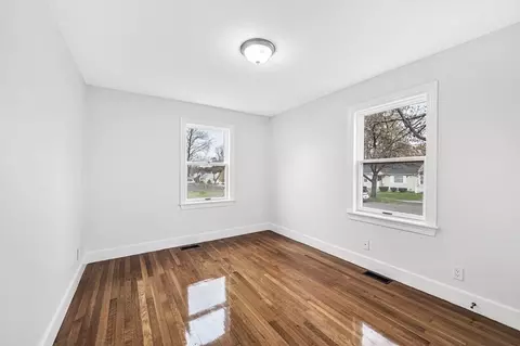 66 Lancaster St, Springfield, MA 01118 photo 17