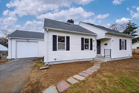66 Lancaster St, Springfield, MA 01118 photo 2