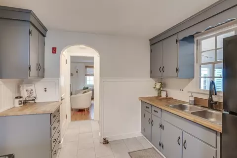 26 Windsor Rd, Stoneham, MA 02180 photo 9