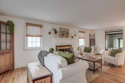 26 Windsor Rd, Stoneham, MA 02180 photo 4