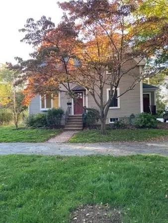 137 Linden St, Hamilton, MA 01982