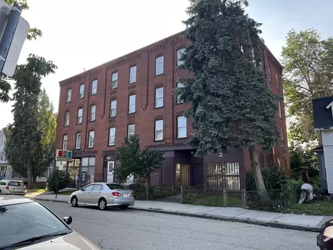 24 Woodland St, Worcester, MA 01610