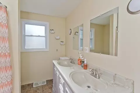 47 Laurel, Springfield, MA 01107 photo 21