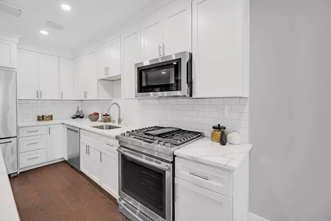 480 W Broadway #305, Boston, MA 02127