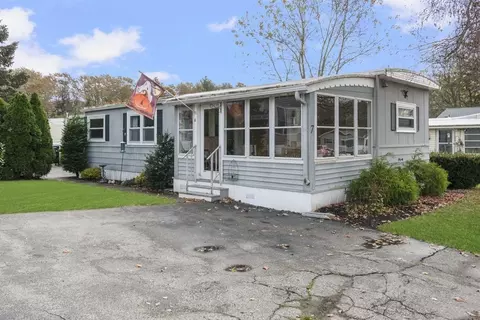 7 Garden Ln, Plainville, MA 02762