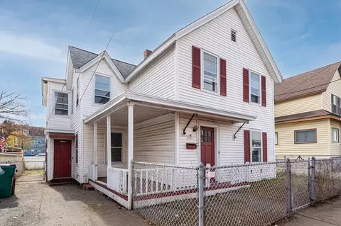104 Shaw St, Lowell, MA 01851