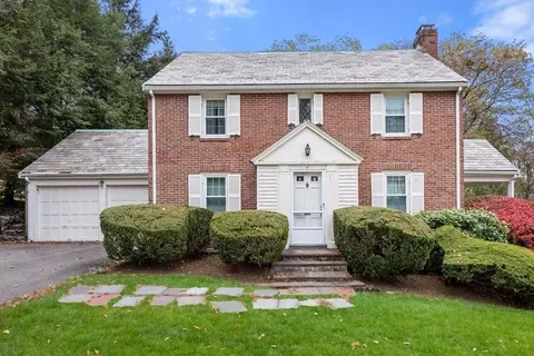 17 Upwey Rd, Wellesley, MA 02481