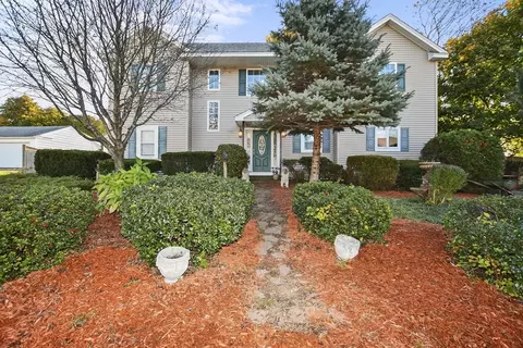 27 Pinewood Rd, Methuen, MA 01844
